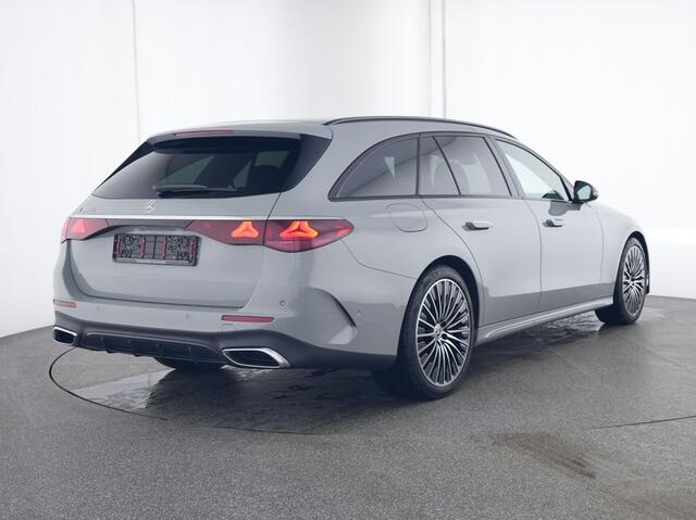 Mercedes-Benz E-estate 300 e AMG Plug-In Hybride AMG Line | Night Pakker | MBUX Superscreen | Panorama Schuif-Kanteldak | Verlichte Grill. Inclusief 48 maanden MB Certified garantie voor Europa.