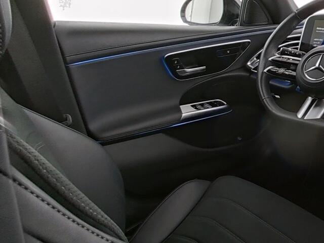 Mercedes-Benz E-estate 300 e AMG Plug-In Hybride AMG Line | Night Pakker | MBUX Superscreen | Panorama Schuif-Kanteldak | Verlichte Grill. Inclusief 48 maanden MB Certified garantie voor Europa.