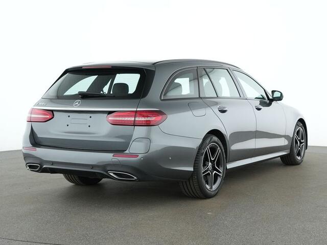 Mercedes-Benz E-estate 300 e AMG Plug-In Hybride | AMG Line | Night Pakket | Schuif-Kanteldak | Rij-assistentiepakket Plus | Spiegel Pakket | Inclusief 24 maanden MB Certified garantie voor Europa.