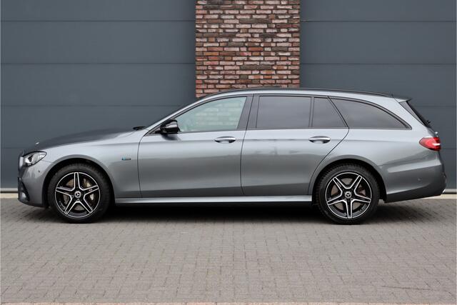 Mercedes-Benz E-estate 300 de 4MATIC Premium+ AMG Line Aut9 | Panoramadak | Distronic+ | Memory | Burmester | Trekhaak | Surround Camera | Keyless Go | Stoelverwarming | Sfeerverlichting | Rijassistentiepakket+ |
