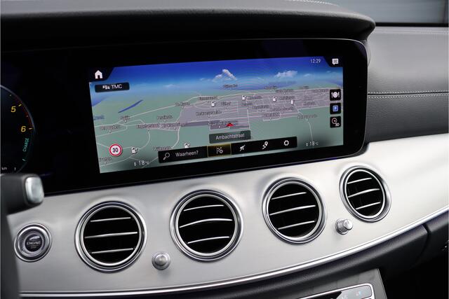 Mercedes-Benz E-estate 300 de 4MATIC Premium+ AMG Line Aut9 | Panoramadak | Distronic+ | Memory | Burmester | Trekhaak | Surround Camera | Keyless Go | Stoelverwarming | Sfeerverlichting | Rijassistentiepakket+ |