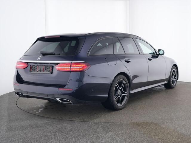 Mercedes-Benz E-estate 300 e AMG Plug-In Hybride AMG Line | Night Pakket | Trekhaak | Schuif-Kanteldak | Memory voorstoelen | Sfeerverlichting. Inclusief 24 maanden MB Certified garantie voor Europa.