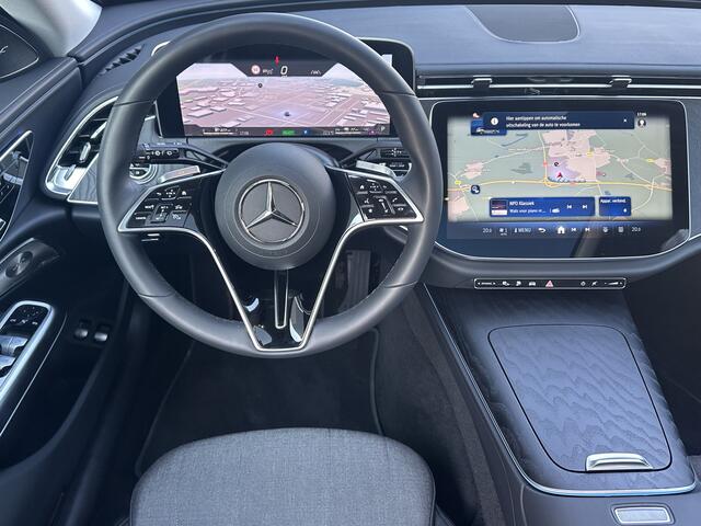 Mercedes-Benz E-estate 300 e Avantgarde Advanced Plus l Niveauregeling l MBUX l Panoramadak l DIGITAL LIGHT l Parkeerpakket met 360 gr Camera l Distronic l Burmester l Keyless Go l Winterpakket l Apple & Android auto l Memory pakket l Stoelverwarming l
