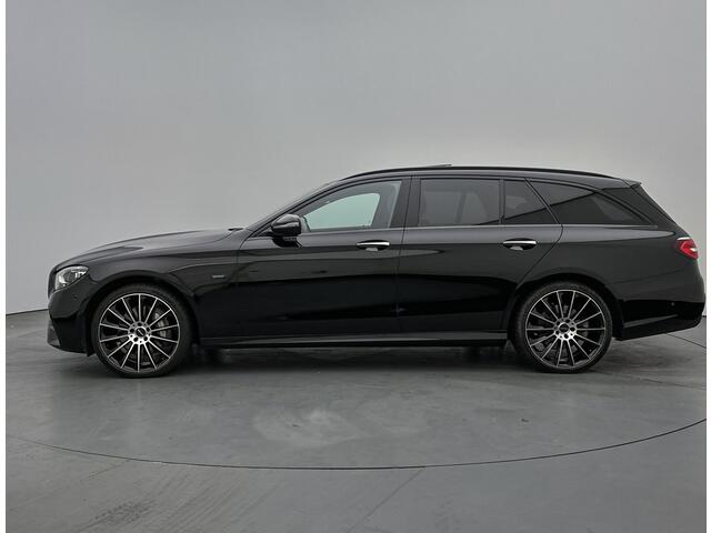 Mercedes-Benz E-estate 300 e AMG Line | Panoramadak | Multispaaks lichtmetalen velgen | MBUX wide screen | Navigatie | Parking support | Inclusief 24 maanden MB Certified garantie voor Europa.