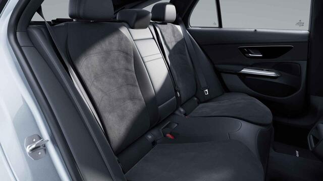 Mercedes-Benz E-estate 300 e AMG Line | Superscreen | Panoramadak | Trekhaak | Keyless GO |
