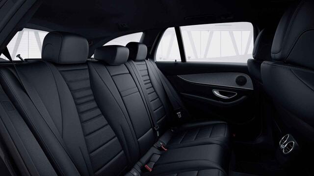 Mercedes-Benz E-estate 200 Premium | Trekhaak | Stoelverwarming | Getint glas | AMG velgen |