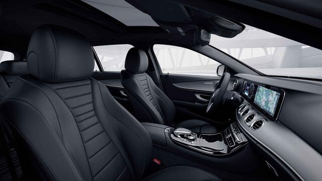 Mercedes-Benz E-estate 200 Premium | Trekhaak | Stoelverwarming | Getint glas | AMG velgen |