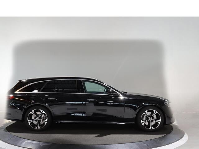 Mercedes-Benz E-estate 300 e Luxury Line | Trekhaak | Getint glas | Winter pakket | Zonne rollo |