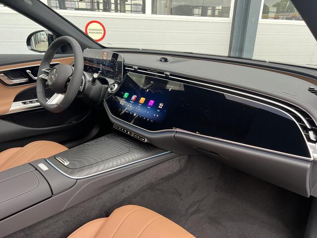 Mercedes-Benz E-estate 300 e Sport Edition | AMG Line | Bruin Interieur | Night Pakket | Winter Pakket | Panoramadak | Trekhaak | 360° Camera | DISTRONIC Afstandsassistent | Dodehoekassistent | Elektrisch Verstelbare Stoelen + Memory | Stuurverwarming