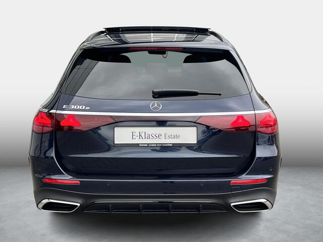 Mercedes-Benz E-estate 300 e Sport Edition | AMG Line | Bruin Interieur | Night Pakket | Winter Pakket | Panoramadak | Trekhaak | 360° Camera | DISTRONIC Afstandsassistent | Dodehoekassistent | Elektrisch Verstelbare Stoelen + Memory | Stuurverwarming