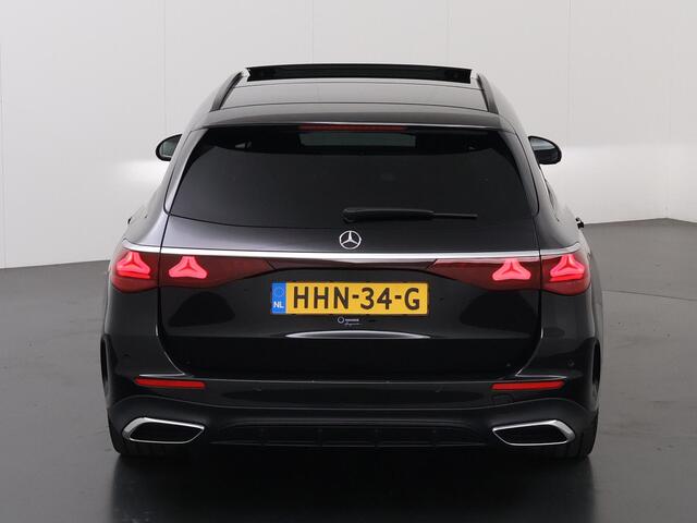 Mercedes-Benz E-estate 300 e Exclusive Line | Panoramadak | Night | Verlichte grill | Burmester | Hyperscreen | Trekhaak |