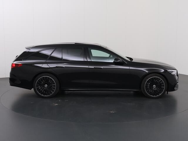 Mercedes-Benz E-estate 300 e Exclusive Line | Panoramadak | Night | Verlichte grill | Burmester | Hyperscreen | Trekhaak |