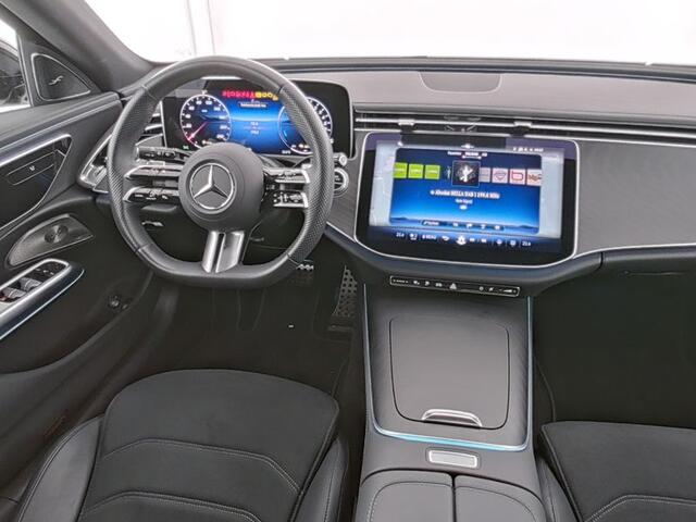 Mercedes-Benz E-estate 300 e AMG Plug-In Hybride AMG Line | Night Pakket | Panorama Schuif-Kanteldak | Burmester® | Trekhaak | 20 Inch AMG Velgen Inclusief 24 maanden MB Certified garantie voor Europa.