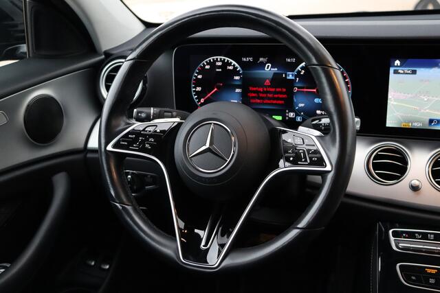 Mercedes-Benz E-estate 300 e Luxury Line | Adap. Cruise | Elek. Trekhaak | Navigatie | Stoelverwarming | Camera