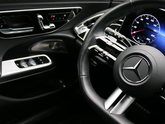 Mercedes-Benz E-estate 300 e AMG Plug-In Hybride AMG Line | Schuif-Kanteldak | Trekhaak | Memory Voorstoelen. Inclusief 24 maanden MB Certified garantie voor Europa.