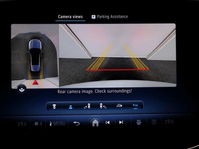 Mercedes-Benz E-estate 300 e AMG Plug-In Hybride AMG Line | Schuif-Kanteldak | Trekhaak | Memory Voorstoelen. Inclusief 24 maanden MB Certified garantie voor Europa.