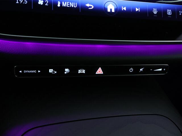 Mercedes-Benz E-estate 300 e AMG Plug-In Hybride | AMG Styling | Trekhaak | Digital light | Keyless go | Distronic | Keyless go | Memory Pakket voorsteoelen. Inclusief 24 maanden MB Certified garantie voor Europa.