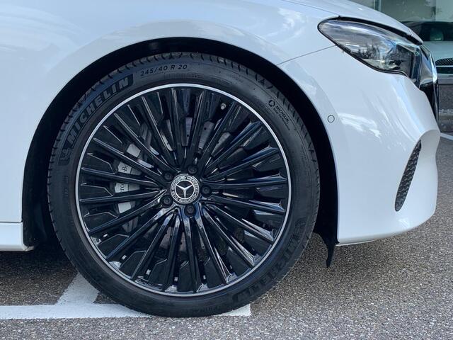 Mercedes-Benz E-estate 300 e Avantgarde l Panoramadak l Burmester l DISTRONIC plus l Niveauregeling l DIGITAL LIGHT l 360 gr Camera l Winterpakket l Apple & Android auto l Memory pakket l Stoelverwarming l