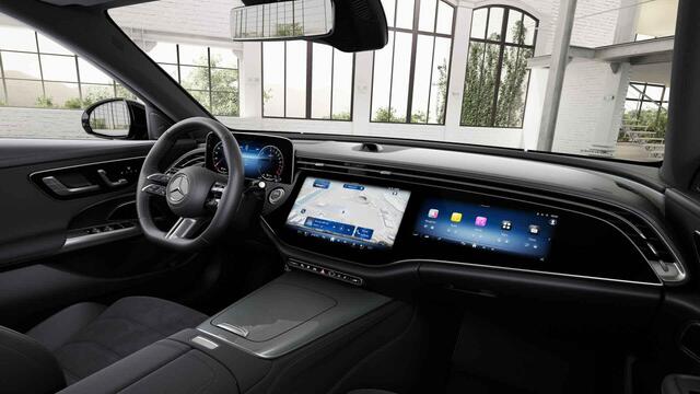 Mercedes-Benz E-estate 300 e AMG Line | Panoramadak | Superscreen | Night pakket | Trekhaak | 360 camera | Rij assistentiepakket |