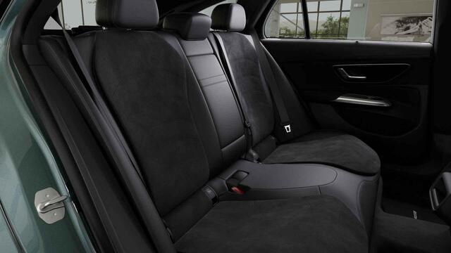 Mercedes-Benz E-estate 300 e AMG Line | Panoramadak | Trekhaak | Memory | Head up display | Night pakket |