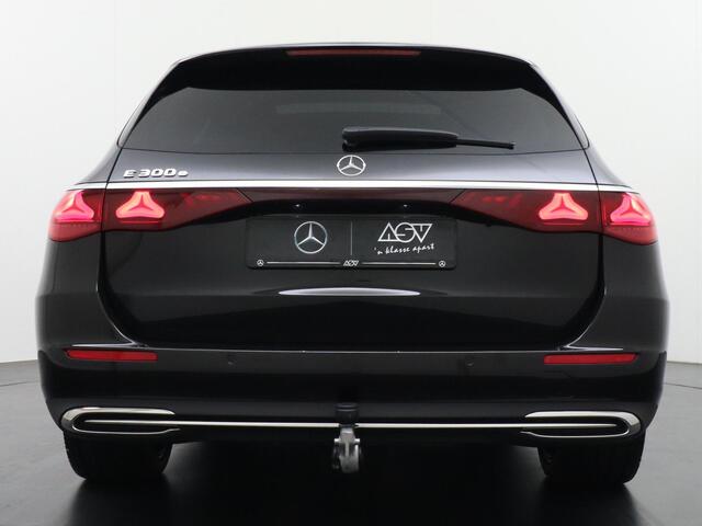 Mercedes-Benz E-estate 300 e Exclusive Line | Superscreen | Multicontourstoelen Voorin | Luchtvering | Panorama - Schuifdak | Trekhaak Wegklapbaar | Head-Up Display | Burmester 4D Surround Sound