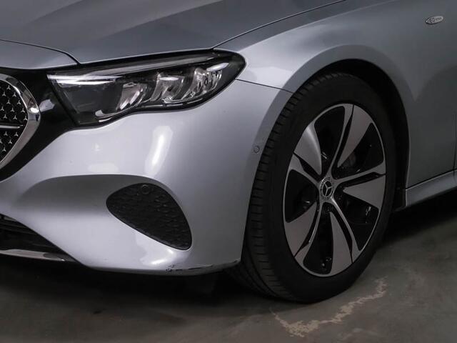 Mercedes-Benz E-estate 300 e Plug-In Hybride Panorama Schuif-Kanteldak | Trekhaak | Distronic | Achteruitrijcamera | Zwarte Hemel. Inclusief 24 maanden MB Certified garantie voor Europa.