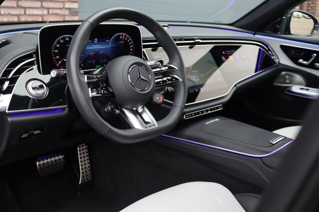 Mercedes-Benz E-estate AMG 53 4MATIC+ Premium+ | Hyperscreen | Achterasbesturing | Distronic | Zonweringspakket | Trekhaak | Verwarmd Stuurwiel | HUD | Burmester | 3D-Display |