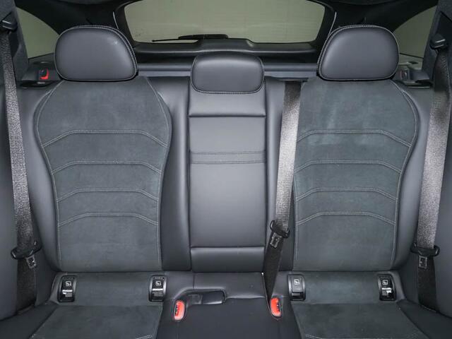 Mercedes-Benz E-estate 300 e AMG Plug-In Hybride AMG Line | Night Pakket | Panorama Schuif-Kanteldak | 20 Inch AMG Velgen | Distronic | Rijassistentiepakket plus. Inclusief 24 maanden MB Certified garantie voor Europa.