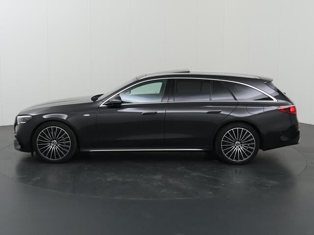 Mercedes-Benz E-estate 300 e Sport Edition | Hyperscreen | AMG | Panoramadak | Digital light | 20" lichtmetalen velgen |