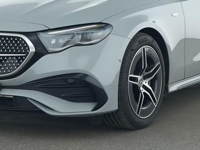 Mercedes-Benz E-estate 300 e AMG Plug-In Hybride AMG | Night Pakket | Trehaak | Burmester® | Panorama Schuif-Kanteldak | Stuur en Stoelverwarming. Inclusief 24 maanden MB Certified garantie voor Europa.