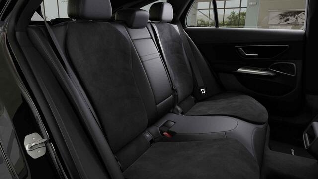 Mercedes-Benz E-estate 300 e AMG Line | Premium | Rij assistentiepakket plus | Panoramadak | 20 inch | Trekhaak | Night pakket |