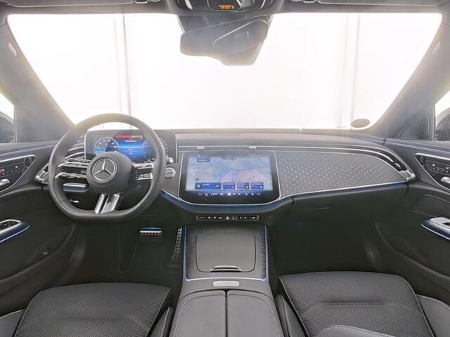 Mercedes-Benz E-estate 300 e AMG Nightpakket Plug-In Hybride | Airmatic | Trekhaak | Distronic | Sluitbekrachtiging | Memory | Dode Hoek Ass | Inclusief 24 maanden Mercedes-Benz Certified garantie voor Europa.