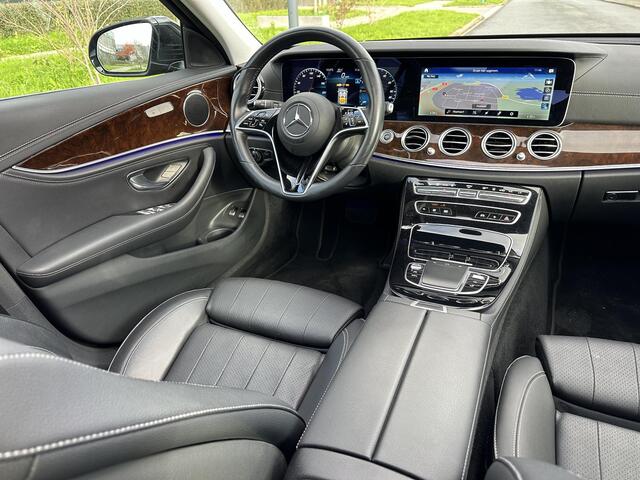 Mercedes-Benz E-estate 300 e AMG Line Leder, Schuifdak, 360 camera, Widescreen, ambilight