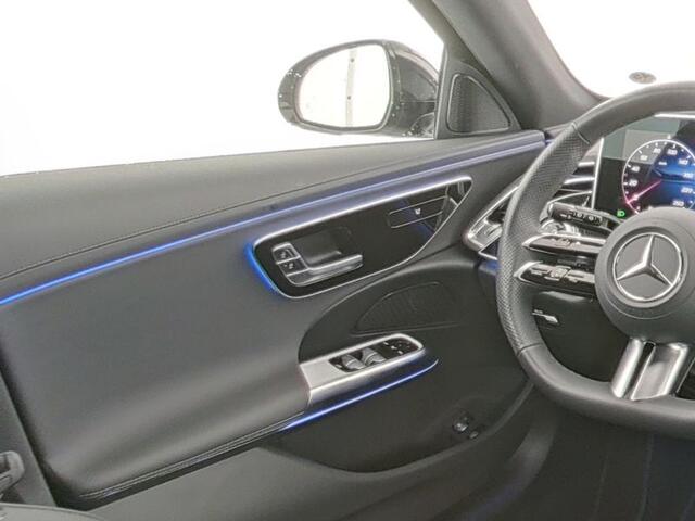 Mercedes-Benz E-estate 300 e AMG Plug-In Hybride AMG Line | Night Pakket | Trekhaak | MBUX Superscreen | 20 Inch AMG Velgen | Ledkoplampen. Inclusief 24 maanden MB Certified garantie voor Europa.