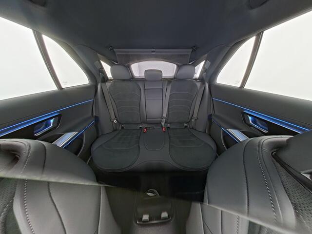 Mercedes-Benz E-estate 300 e AMG Plug-In Hybride AMG Line | Night Pakket | Trekhaak | MBUX Superscreen | 20 Inch AMG Velgen | Ledkoplampen. Inclusief 24 maanden MB Certified garantie voor Europa.