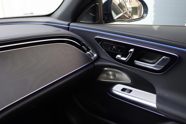 Mercedes-Benz E-estate 300 e AMG Line | Distronic+ | Memory | Burmester | Surround Camera | Trekhaak | Digital Light | Keyless Go | Zonweringspakket | Nightpakket |