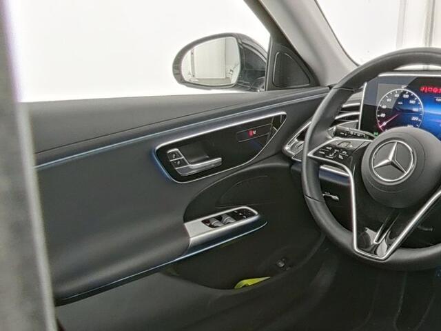 Mercedes-Benz E-estate 300 e Luxury Plug-In Hybride Trekhaak | Parkeerpakket met 360°-camera | Distronic | Zonneschermpakket | Ledkoplampen. Inclusief 24 maanden Mercedes-Benz Certified garantie voor Europa.