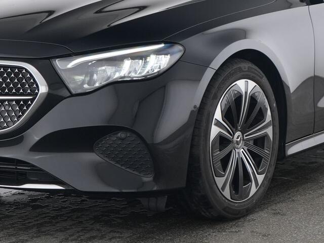 Mercedes-Benz E-estate 300 e Luxury Plug-In Hybride Trekhaak | Parkeerpakket met 360°-camera | Distronic | Zonneschermpakket | Ledkoplampen. Inclusief 24 maanden Mercedes-Benz Certified garantie voor Europa.