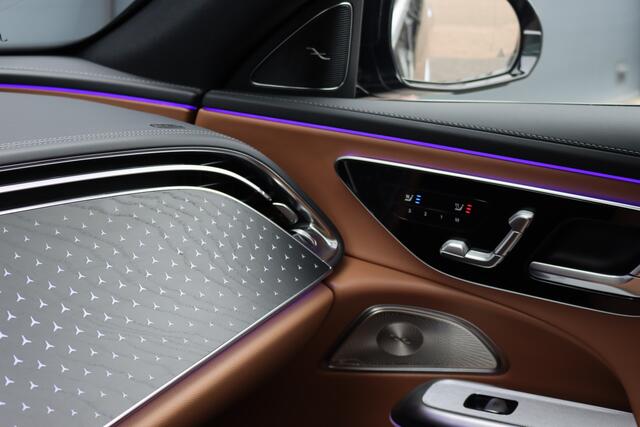 Mercedes-Benz E-estate 300 e AMG Line | Distronic | Trekhaak | Burmester | Stoelventilatie | Panoramadak | Digital Light | Surround Camera | Keyless Go | Zonnerollo's |