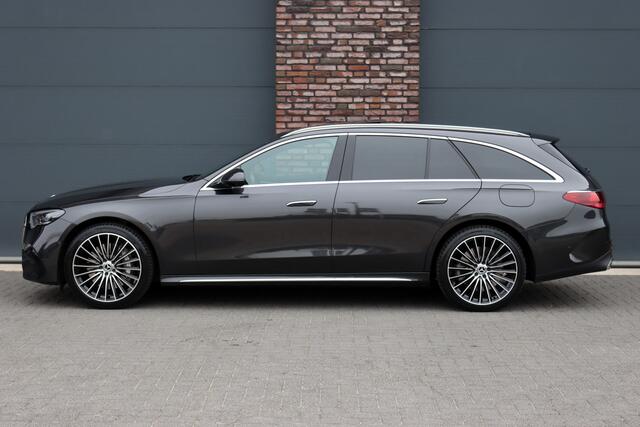 Mercedes-Benz E-estate 300 e AMG Line | Hyperscreen | Luchtvering | Distronic+ | Trekhaak | Burmester | HUD | Verwarmd Stuurwiel | Panoramadak | Digital Light | Achterbank Verwarmd |