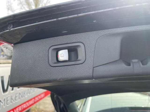 Mercedes-Benz E-estate 300 e AMG Line 18"/Trekhaak/Matrix LED/Schuif - kanteldak/Dodehoek/Camera/Elektrische klep/Apple Carplay & Android Auto