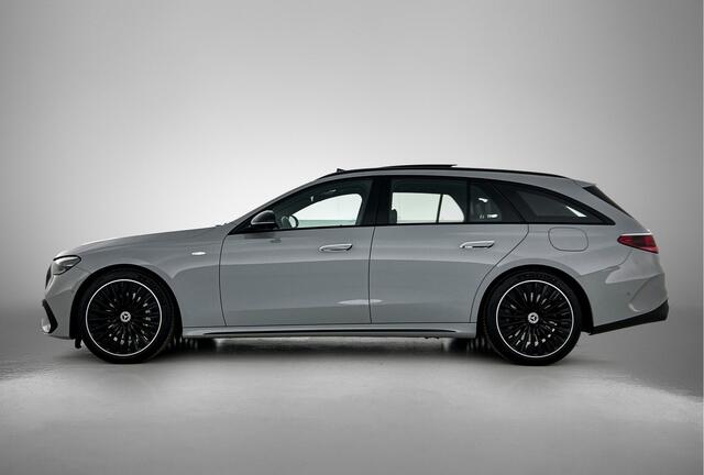 Mercedes-Benz E-estate 300 e AMG Plug-In Hybride | AMG Line | Night Pakket | Trekhaak | MBUX Superscreen | Panoramadak | 20 Inch AMG velgen | Inclusief 24 maanden MB Certified garantie voor Europa.