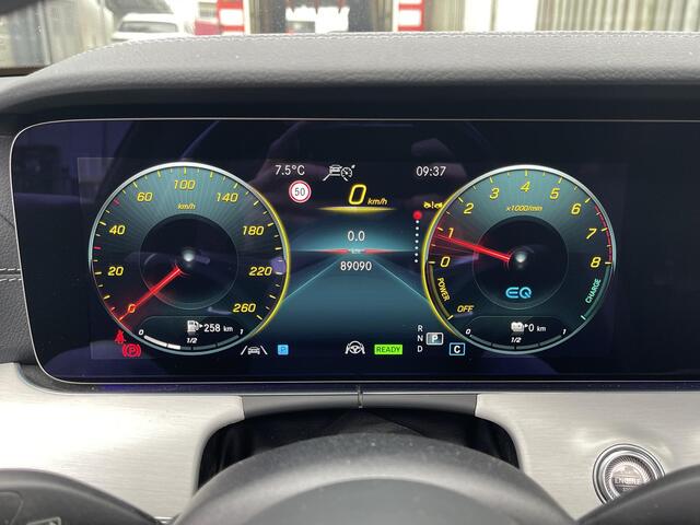 Mercedes-Benz E-estate 300 e AMG Line 18"/Trekhaak/Panoramadak/Burmester/Dodehoek/Adaptieve cruise/360 camera/Elektrische klep/Apple Carplay & Android Auto