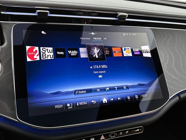 Mercedes-Benz E-estate 300 e Business Solution AMG | Winterpakket | Nightpakket | Comfortpakket Plus | Trekhaak | Panoramaschuifdak | Head-up display | Smartphone integratie |