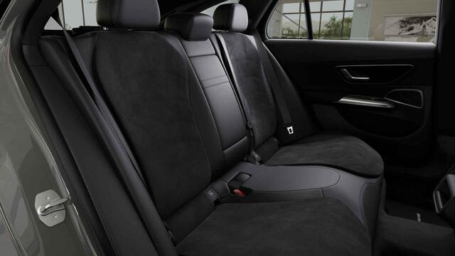 Mercedes-Benz E-estate 300 e AMG Line | Premium pakket | Rij assistentie | Panoramadak | 20 inch | Trekhaak | Night pakket | Winter pakket |