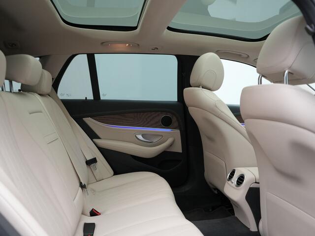 Mercedes-Benz E-estate 300 e AMG Line PHEV 320pk Dealer O.H. | Panodak | Adaptive Cruise | 360 Camera | Multi Beam LED | Lederen Sportstoelen Verwarmd | Sfeerverlichting | Apple Carplay | Navigatie | DAB | Plug In Hybrid |