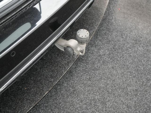 Mercedes-Benz E-estate 300 e AMG Line PHEV 313pk Dealer O.H. | Trekhaak Af Fabriek | Adaptive Cruise | 360 Camera | Digital Light | Alcantara Sportstoelen Memory & Verwarmd | Sfeerverlichting | Keyless | Blis | Navigatie | DAB | Plug In Hybrid |