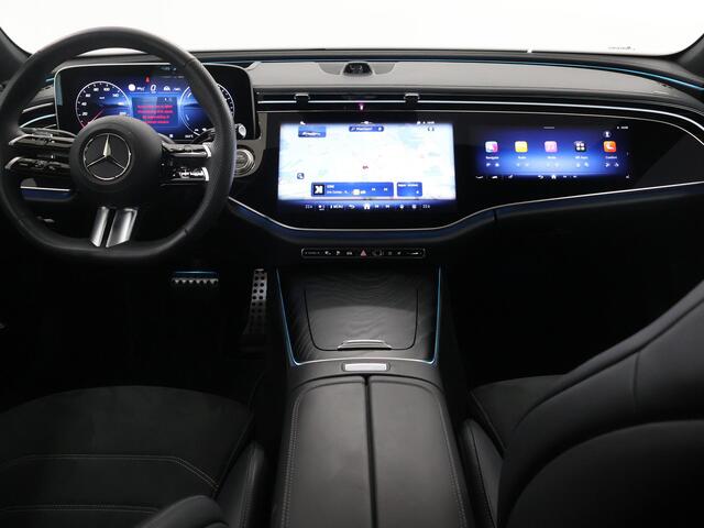 Mercedes-Benz E-estate 300 de Business Solution AMG | Superscreen | Head up display | Panoramadak | Trekhaak | Digital light | Memory | 360 camera |