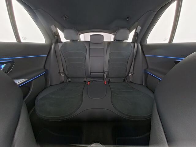 Mercedes-Benz E-estate 300 e AMG Plug-In Hybride Trekhaak | AMG Line | Night Pakket | Head-up display | Distronic | Stoelverwarming voor. Inclusief 24 maanden MB Certified garantie voor Europa.