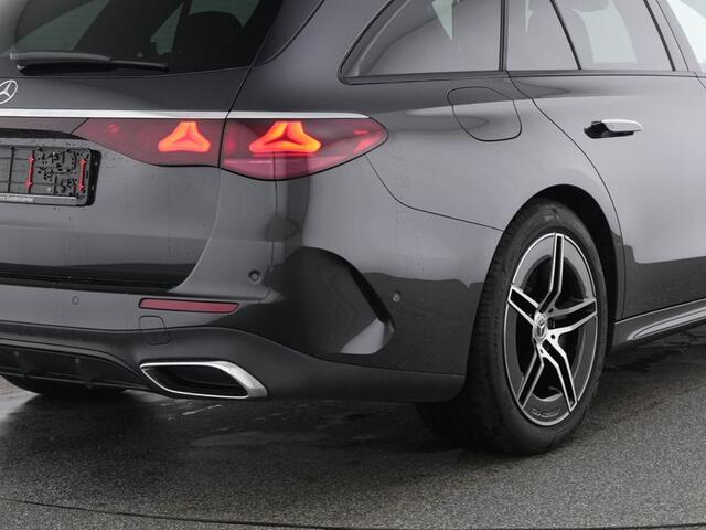 Mercedes-Benz E-estate 300 e AMG Plug-In Hybride Trekhaak | AMG Line | Night Pakket | Head-up display | Distronic | Stoelverwarming voor. Inclusief 24 maanden MB Certified garantie voor Europa.